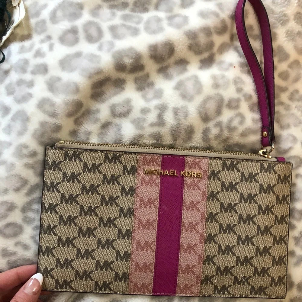 MICHEAL KORS never used purse - Picture 5 of 5